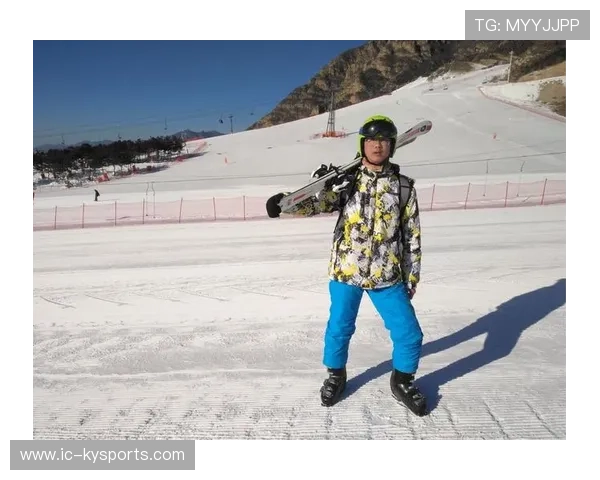 揭秘滑雪教练战术板细节，滑雪战队总教练